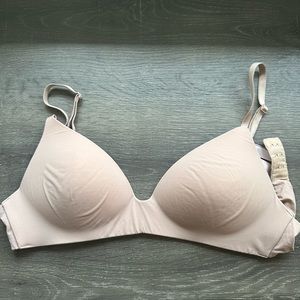 32C cream victorias secret t-shirt bra!!